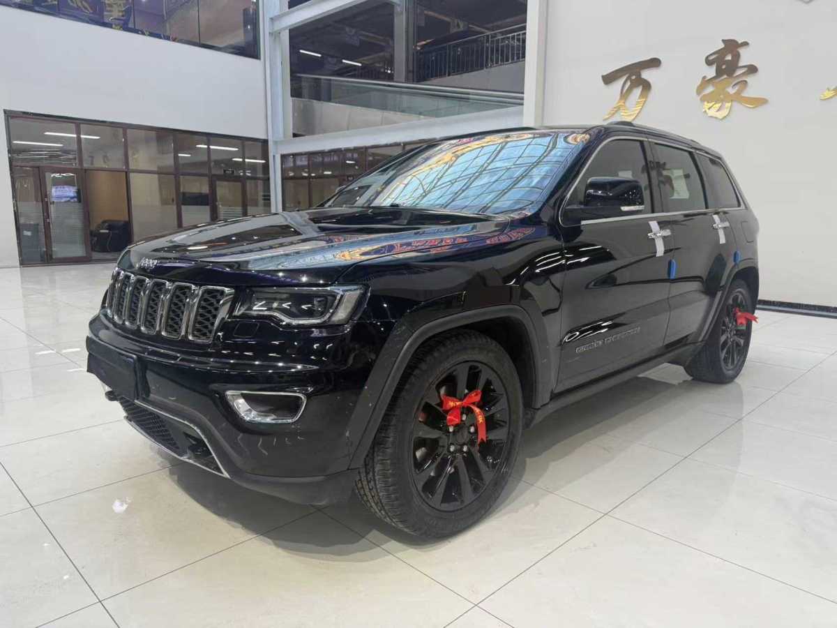 Jeep 大切諾基  2019款 3.0L 精英導(dǎo)航版圖片