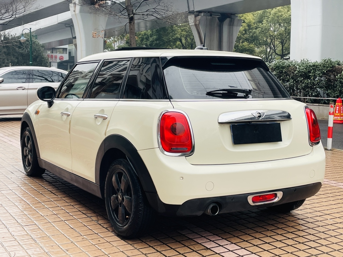 MINI MINI  2015款 1.2T ONE 五門版圖片