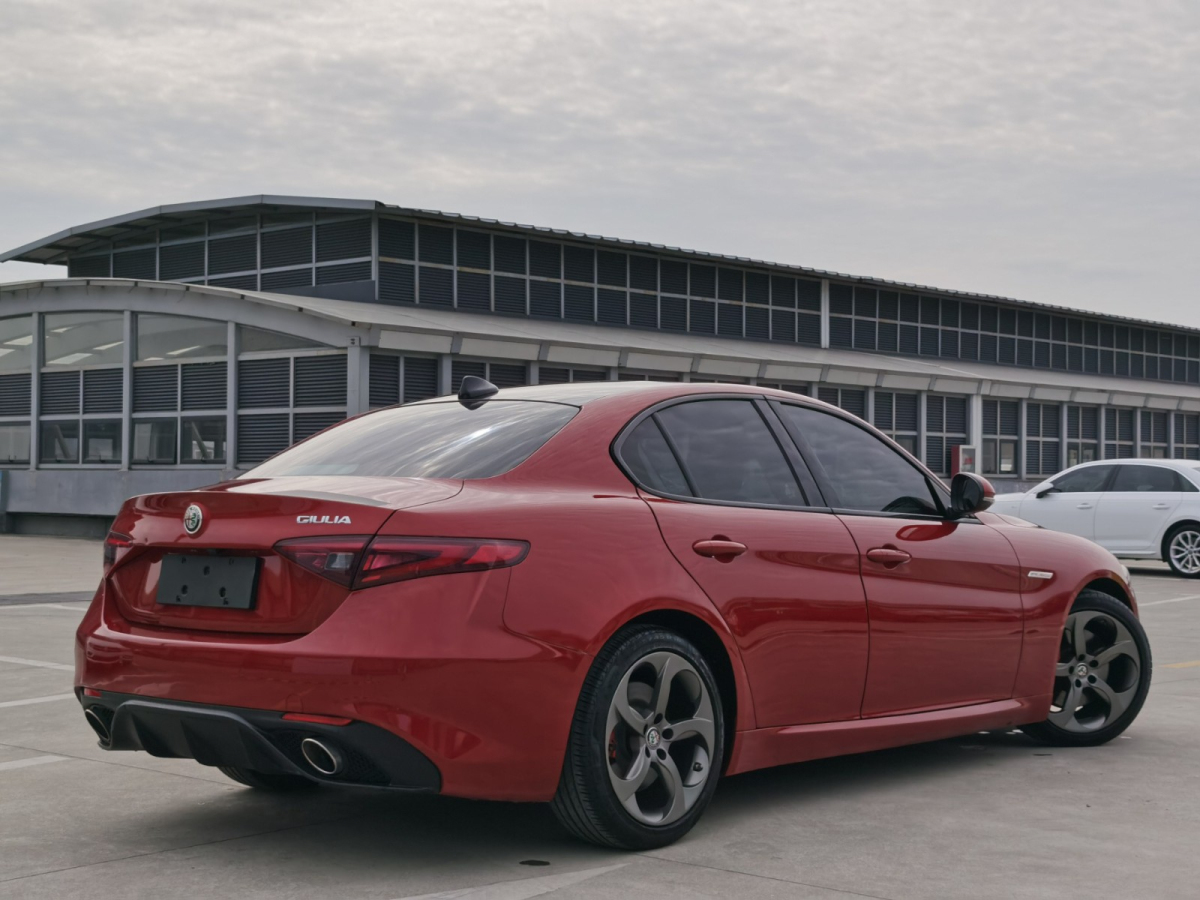 阿爾法·羅密歐 Giulia  2017款 2.0T 200HP 豪華版圖片