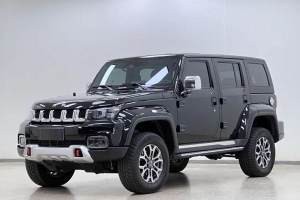 BJ40 北京 2.0T 自動(dòng)四驅(qū)城市獵人版?zhèn)b客型