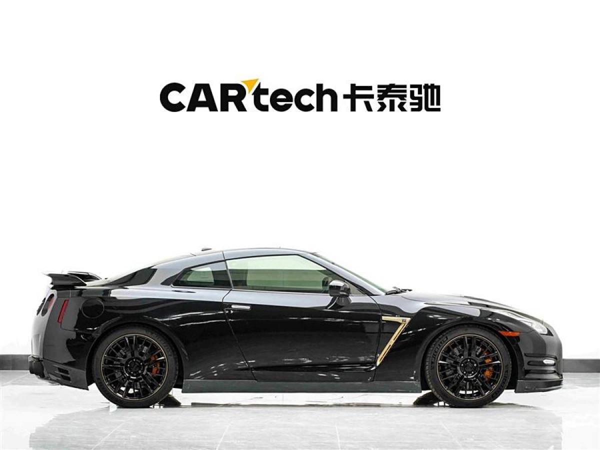 日產(chǎn) GT-R  2015款 3.8T 豪華棕紅內(nèi)飾版圖片