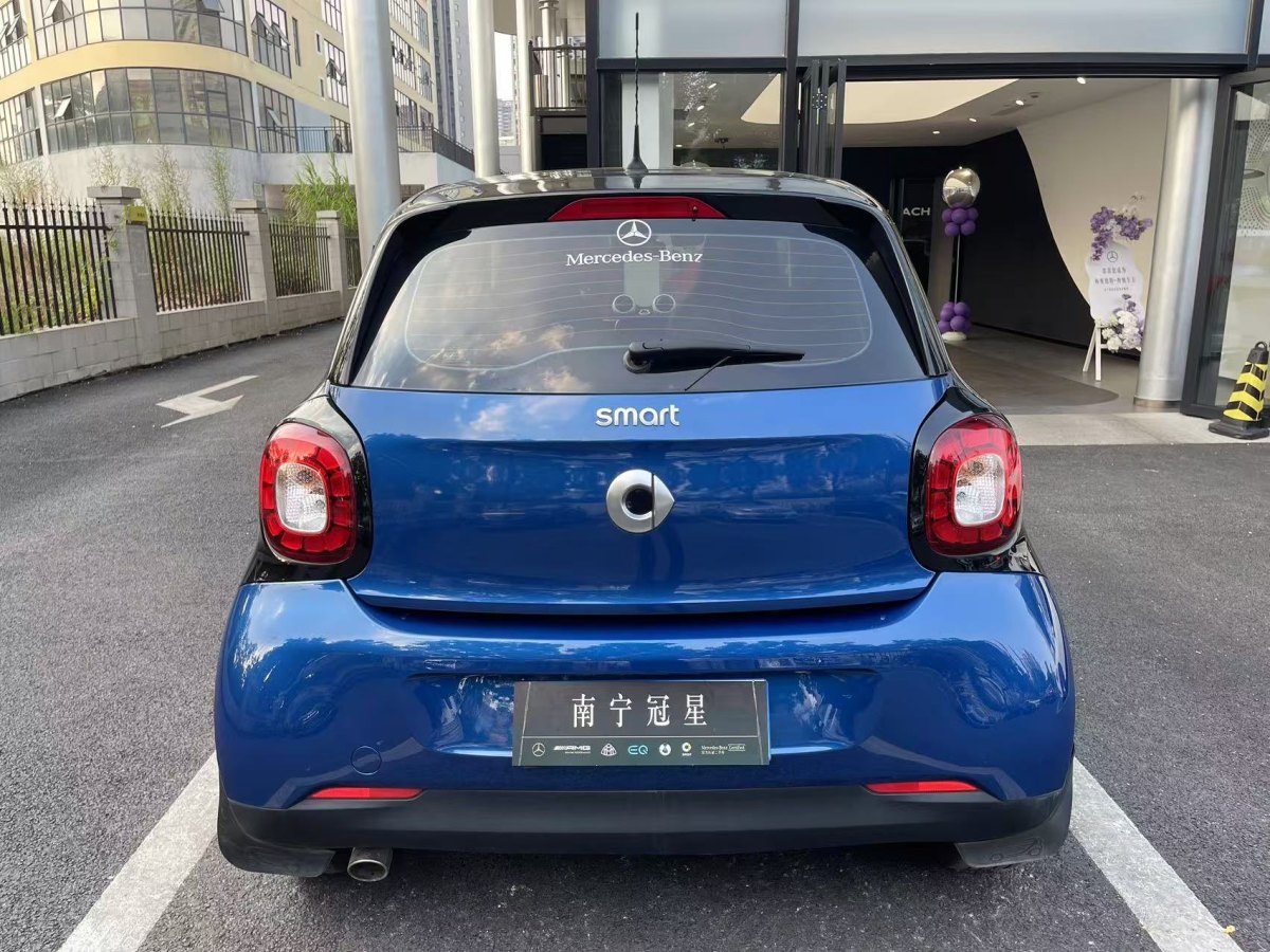 smart forfour  2017款 0.9T 66千瓦摯愛特別版圖片