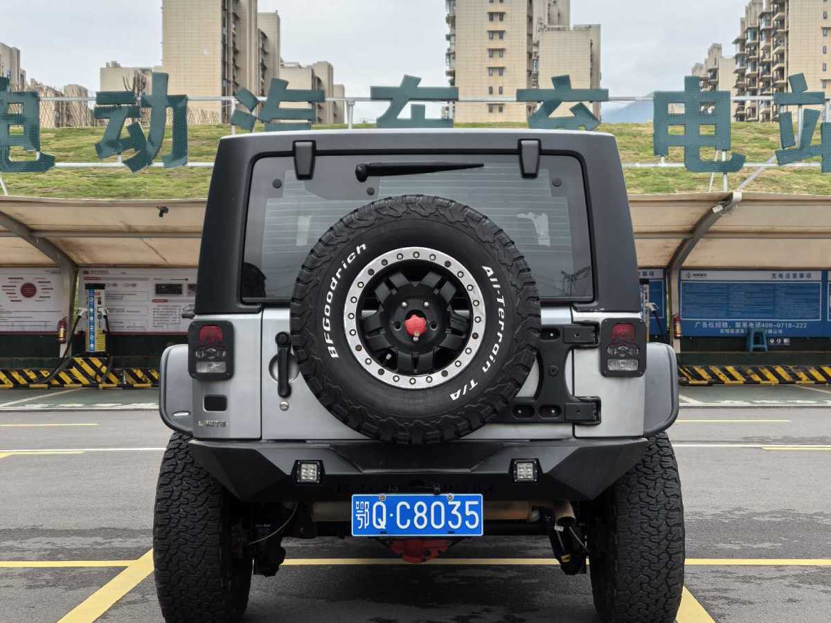 2014年9月Jeep 牧馬人  2013款 3.6L Sahara 兩門版