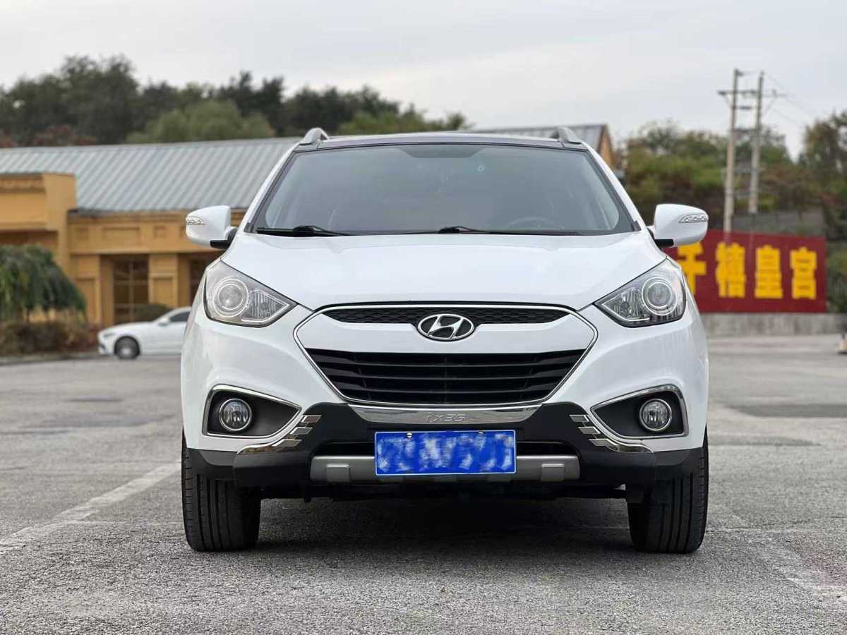 現(xiàn)代 ix35  2012款 2.0 GLS 四驅(qū)尊貴導(dǎo)航版圖片