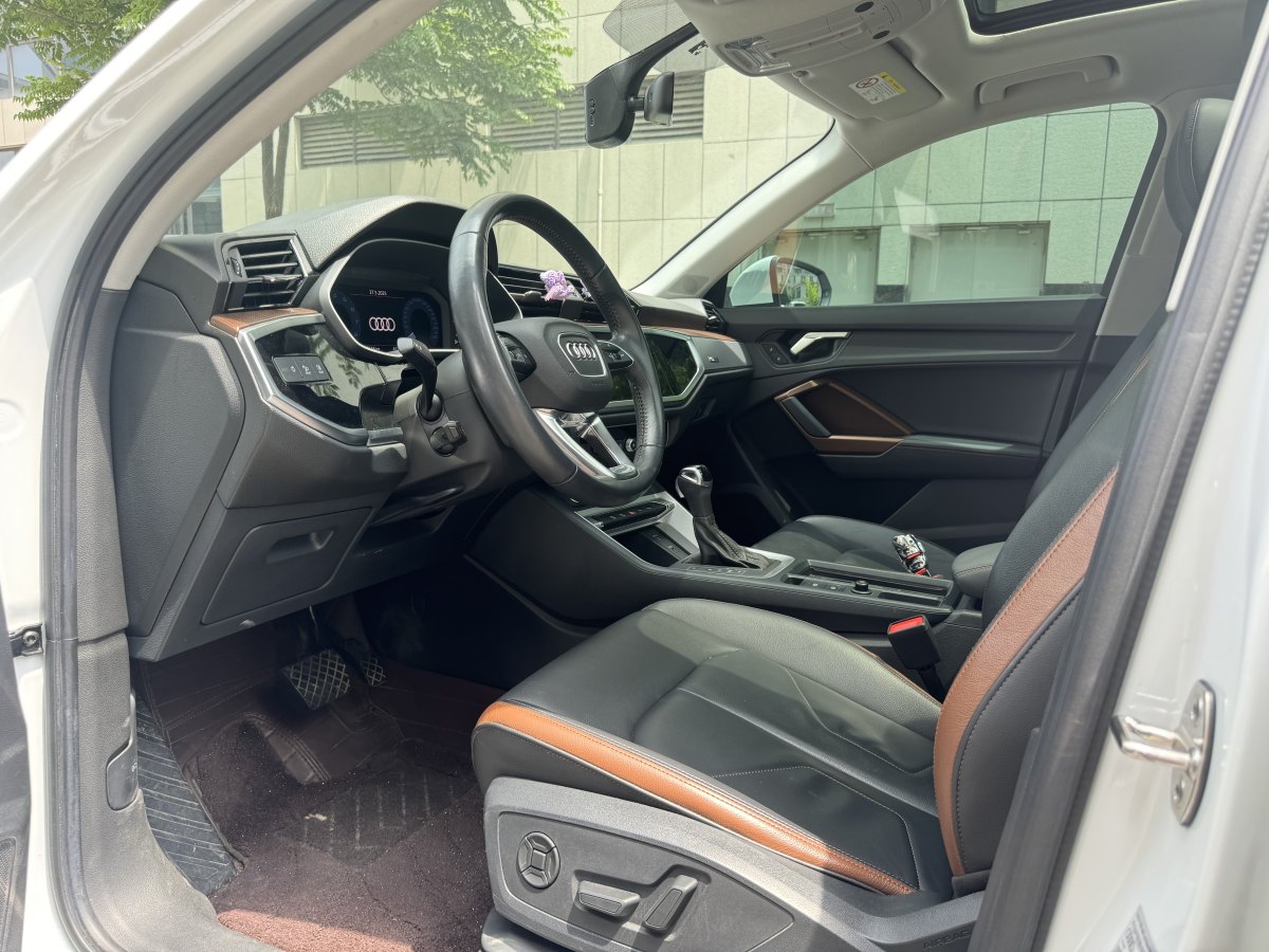 奧迪 奧迪Q3  2024款 35 TFSI 進(jìn)取致雅型圖片