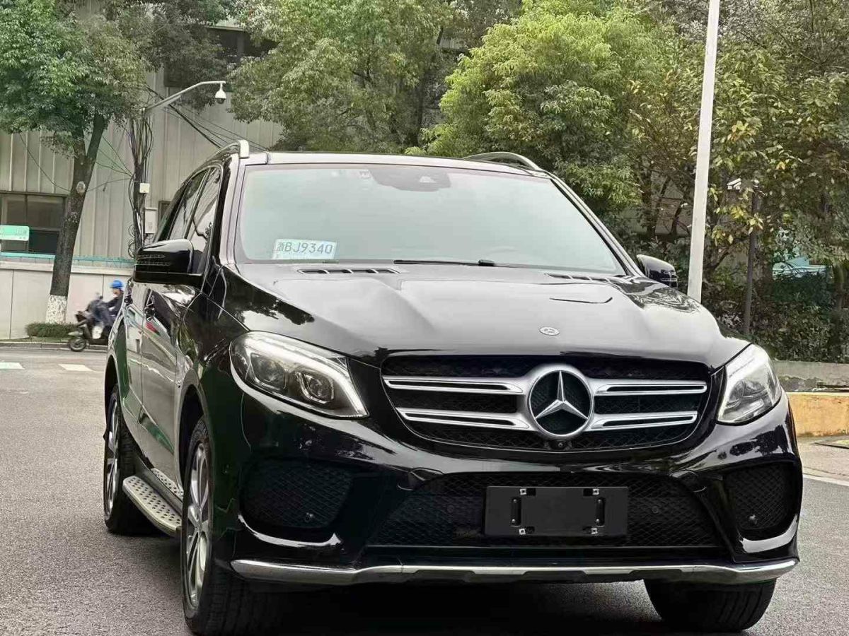 奔馳 奔馳A級  2019款  A 220 L 4MATIC 運動轎車圖片