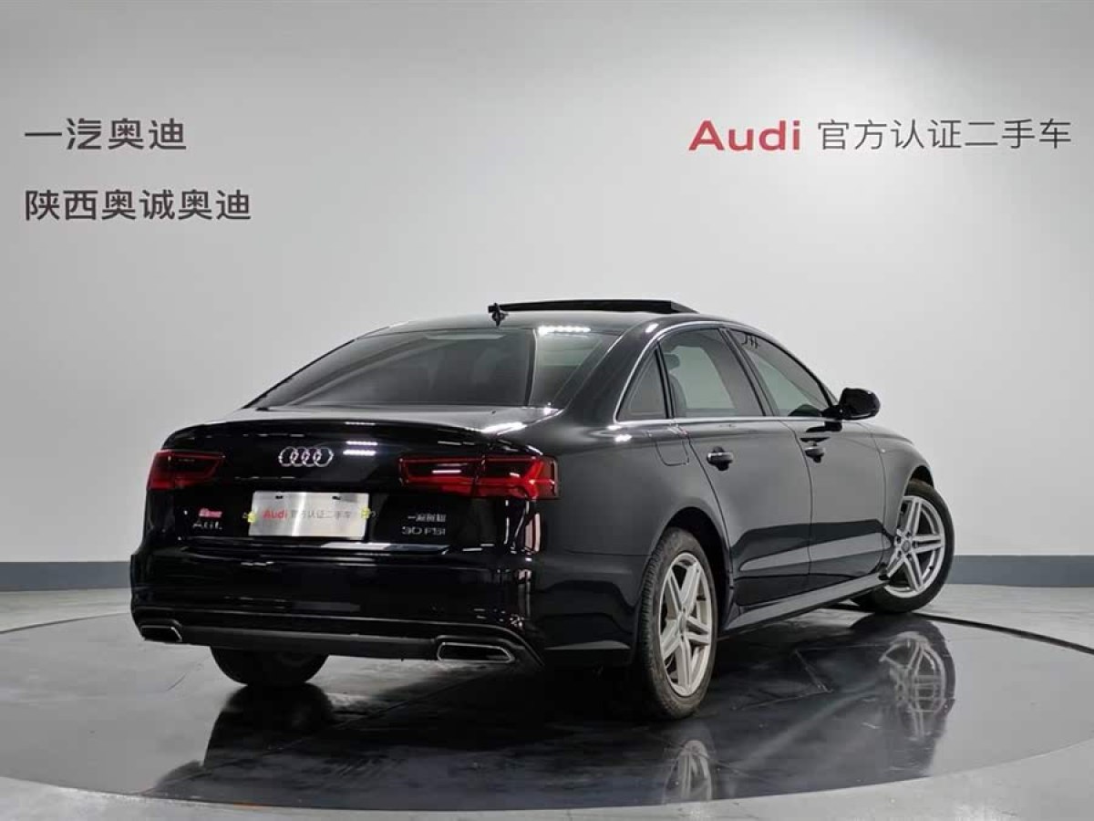 奧迪 奧迪Q3  2018款 30周年年型 30 TFSI 風(fēng)尚型圖片
