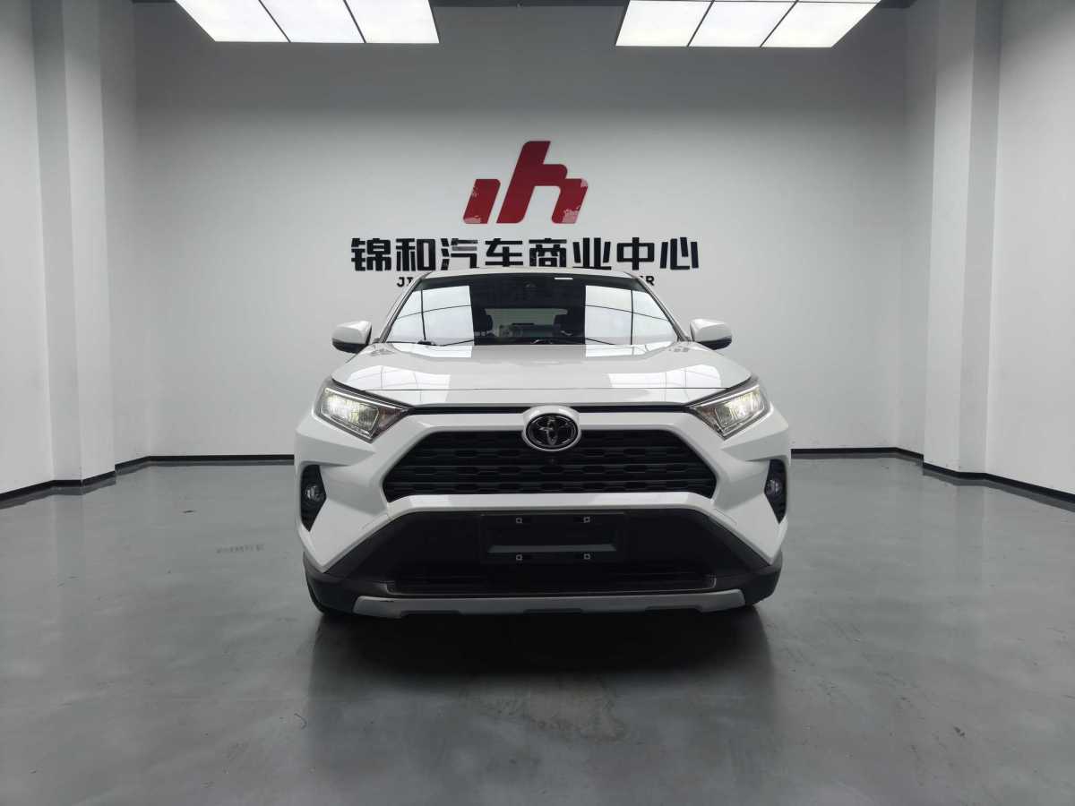 豐田 RAV4  2018款 榮放 2.0L CVT兩驅(qū)風(fēng)尚版圖片