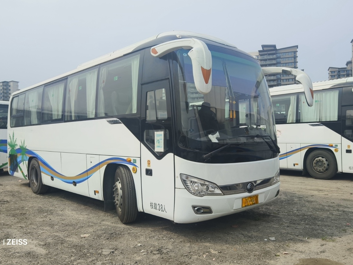 多臺國五38座營運轉(zhuǎn)籍宇通6906旅游車圖片