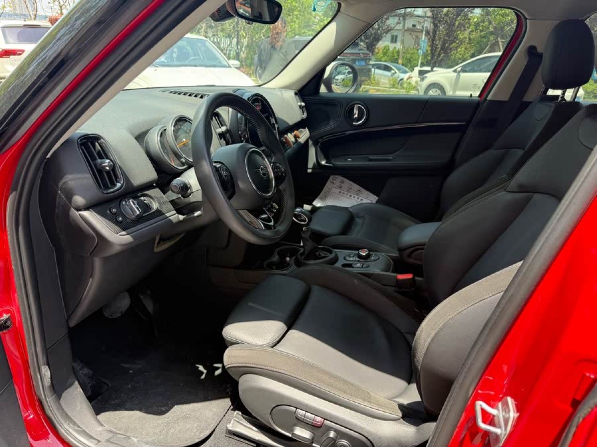 MINI COUNTRYMAN  2019款 1.5T COOPER ALL4 藝術(shù)家周末旅行版圖片