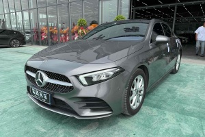奔馳A級(jí) 奔馳 A 200 L 運(yùn)動(dòng)轎車時(shí)尚型