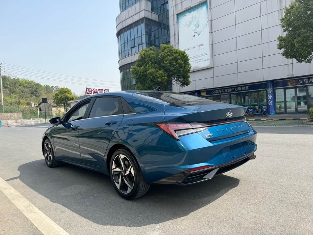 現(xiàn)代 伊蘭特  2021款 1.5L LUX尊貴版圖片