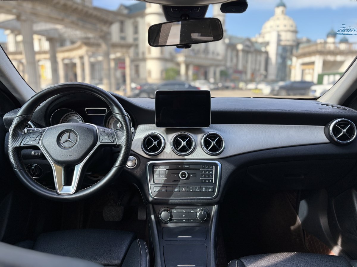 奔馳 奔馳GLA  2016款 GLA 220 4MATIC 時(shí)尚型圖片
