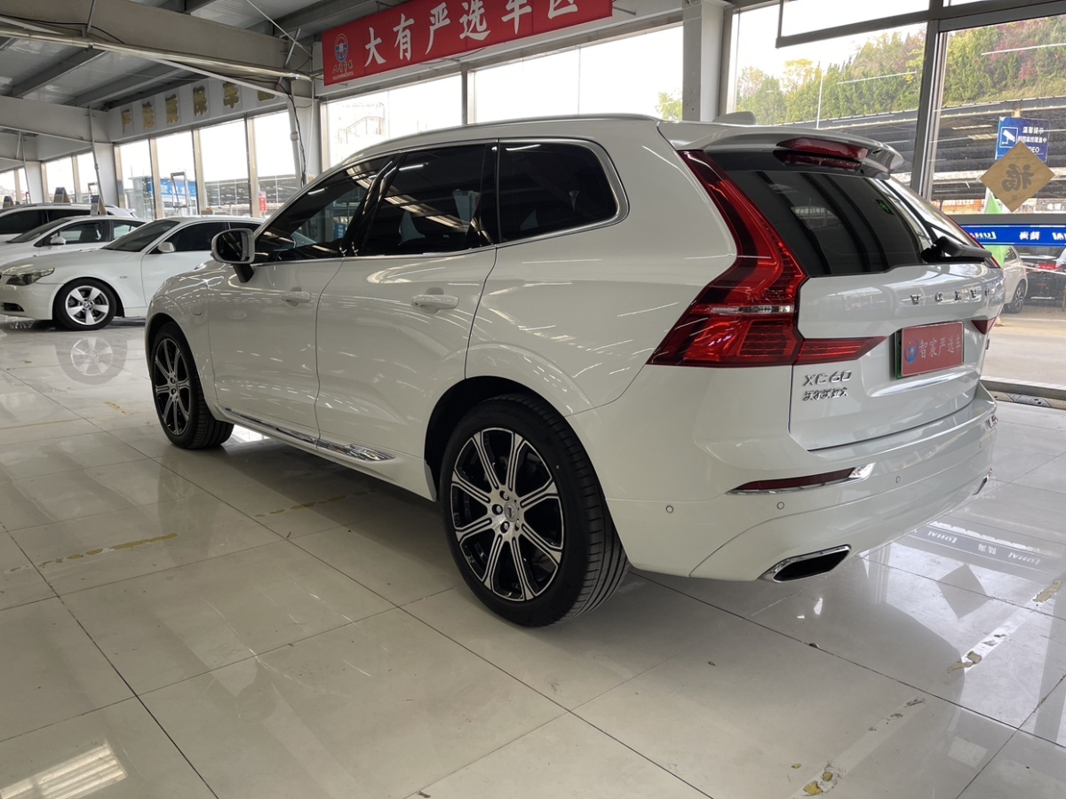 沃爾沃 XC60新能源  2022款 改款 T8 插電混動 四驅(qū)智雅豪華版圖片