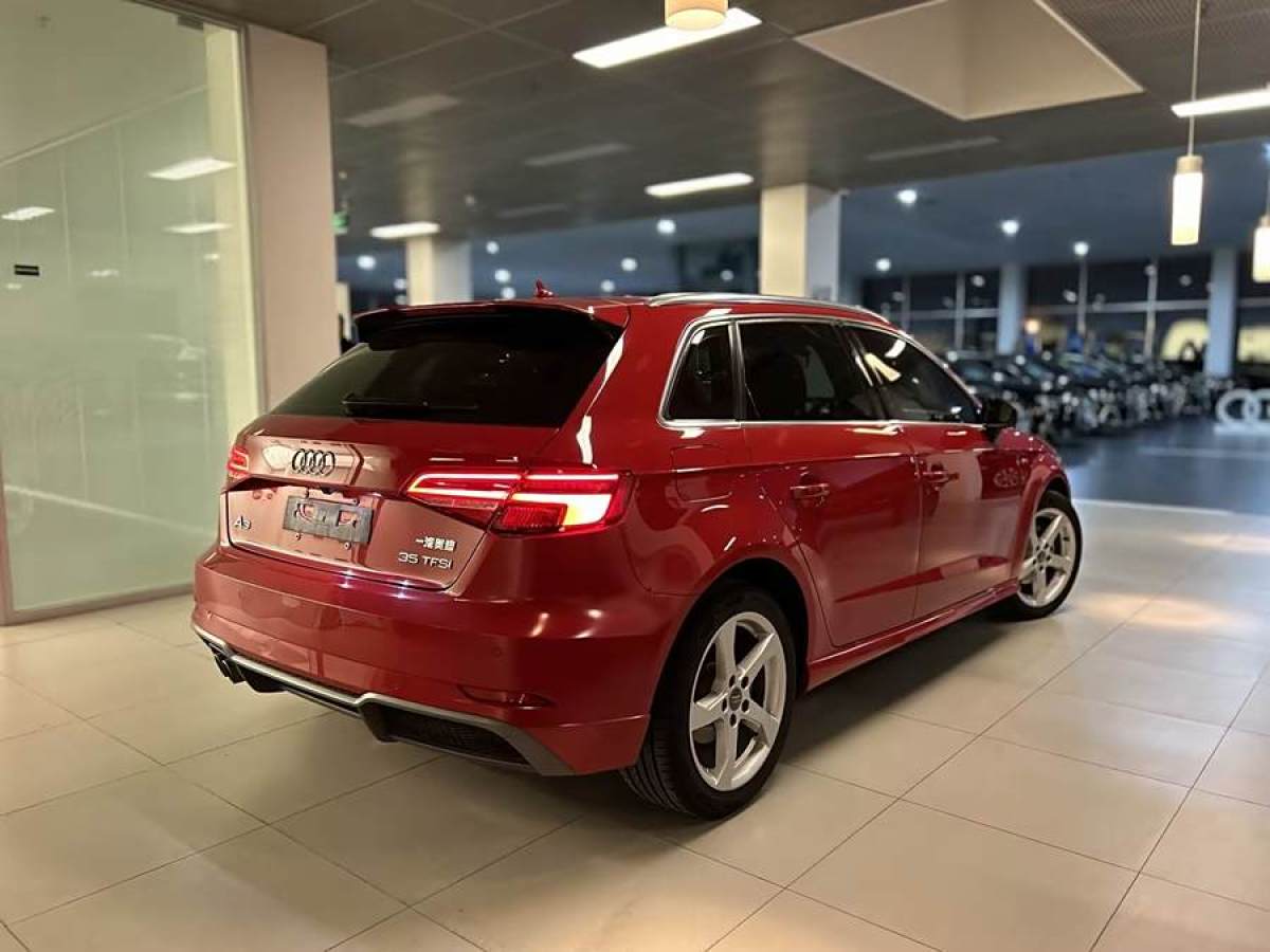 奧迪 奧迪A3  2018款 30周年年型 Sportback 35 TFSI 時(shí)尚型圖片