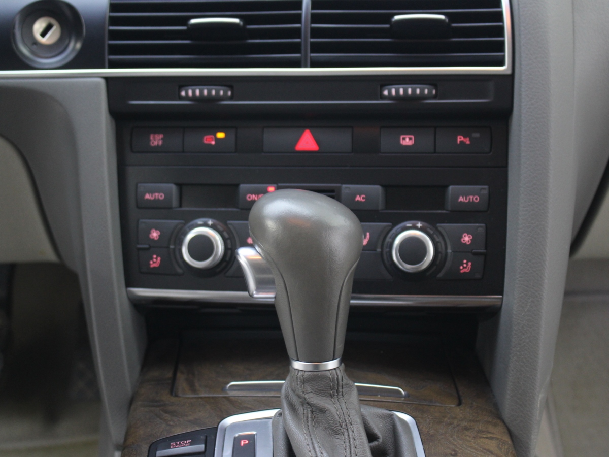 2011年8月奥迪 奥迪A6L  2011款 2.4L 舒适型