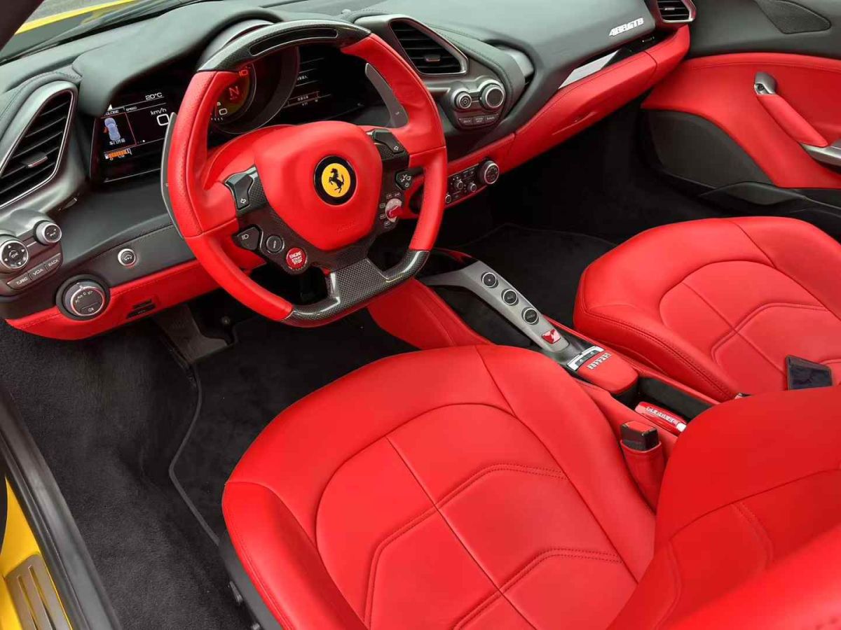 法拉利 GTC4Lusso  2017款 3.9T V8圖片