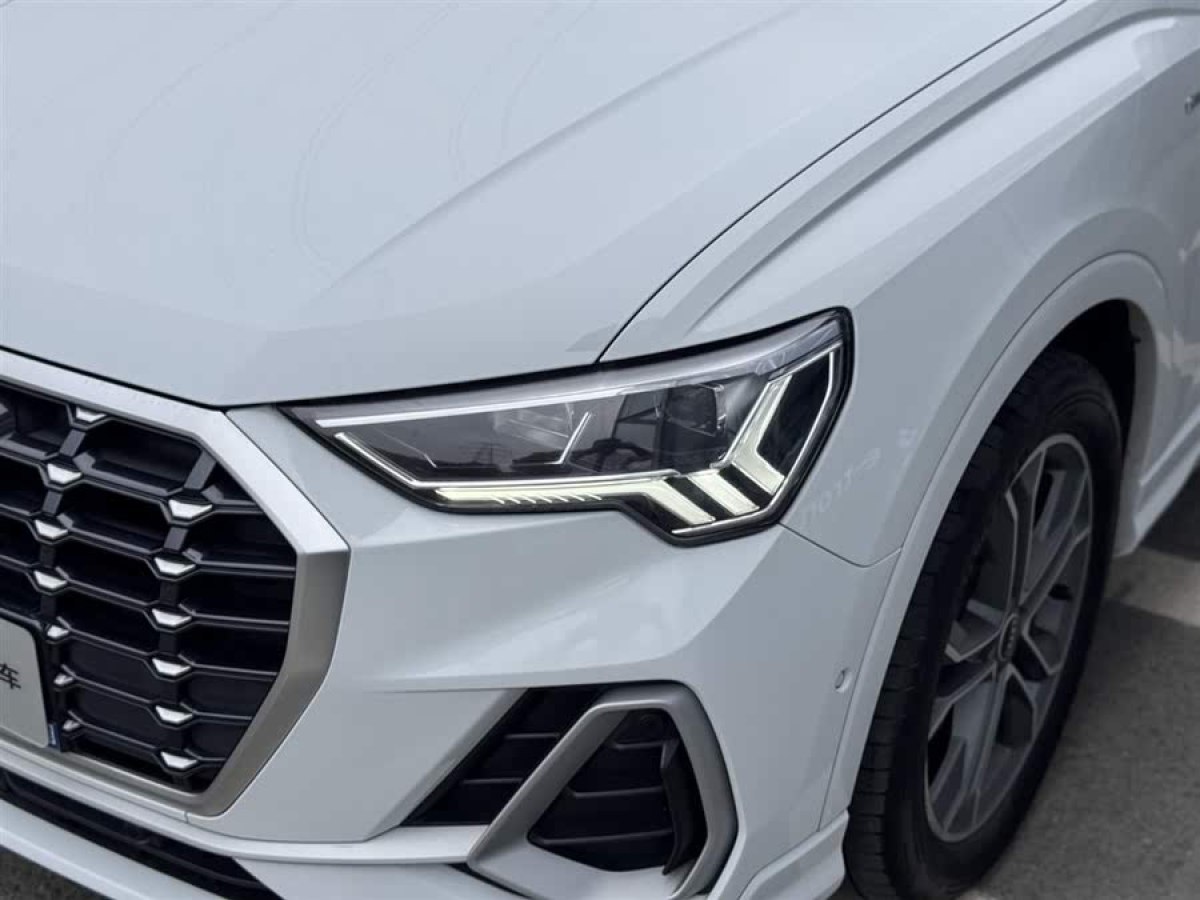 奧迪 奧迪Q3  2022款 40 TFSI RS套件燃速型圖片