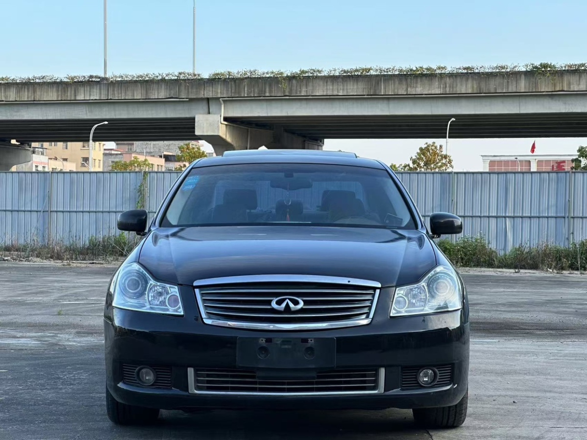 日產(chǎn) 風(fēng)雅  2005款 350 豪華版圖片