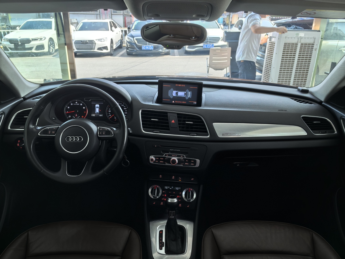 奥迪 奥迪Q3  2015款 35 TFSI quattro 技术型图片