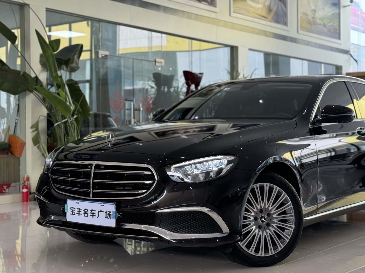 奔驰 奔驰E级  2022款 改款三 E 300 L 豪华型图片