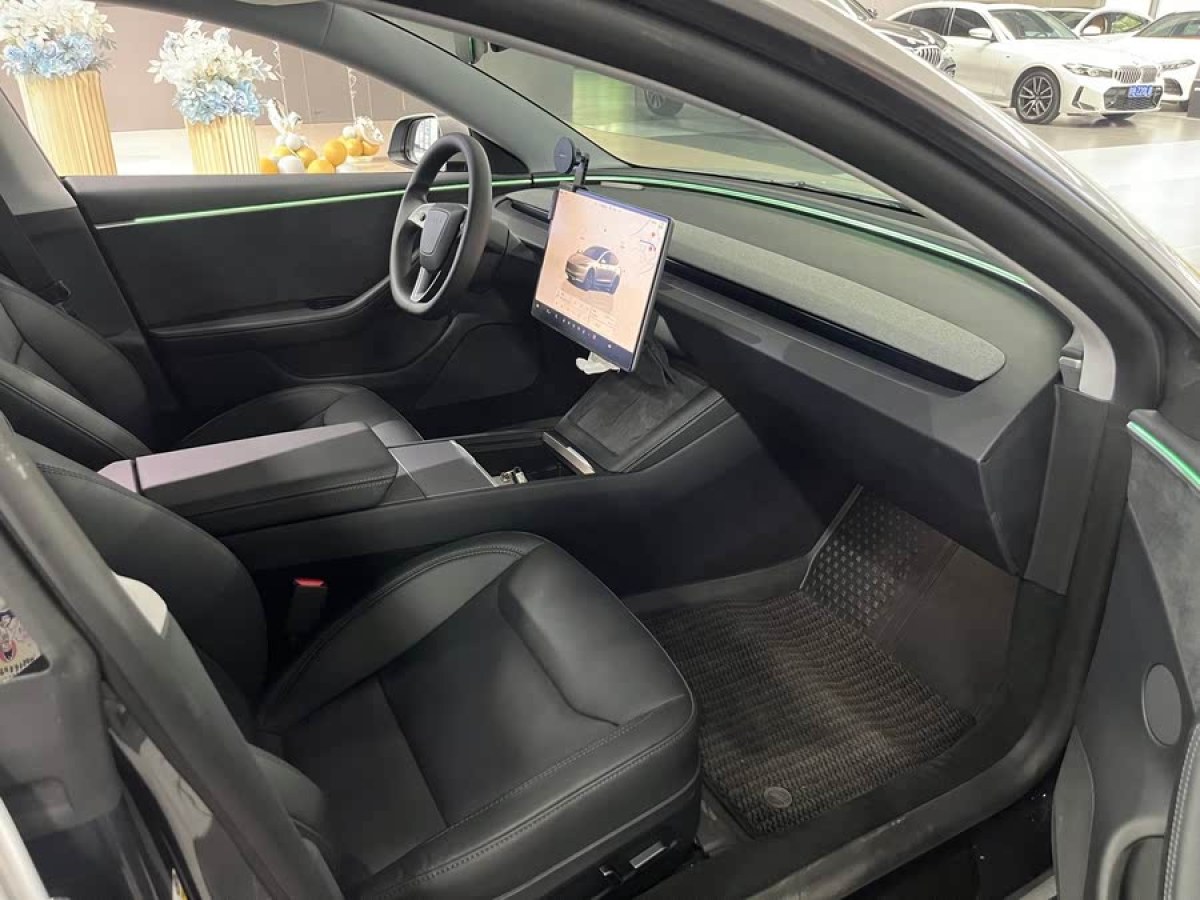特斯拉 Model Y  2023款 長續(xù)航全輪驅(qū)動(dòng)版圖片