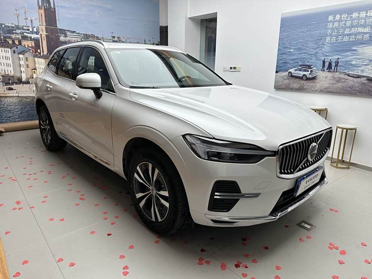 沃爾沃 XC60  2024款 B5 四驅智逸豪華版圖片