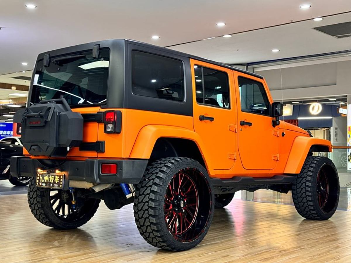 Jeep 牧馬人  2015款 3.0L Sahara 四門舒享版圖片