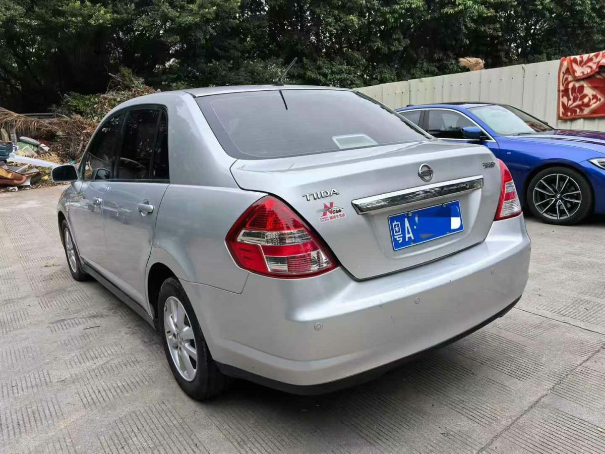 日產(chǎn) 頤達(dá)  2009款 1.6L 自動(dòng)科技版圖片