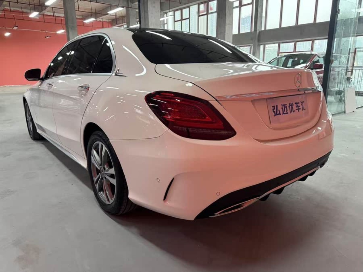 奔馳 奔馳C級(jí)  2019款 C 180 L 時(shí)尚型運(yùn)動(dòng)版圖片