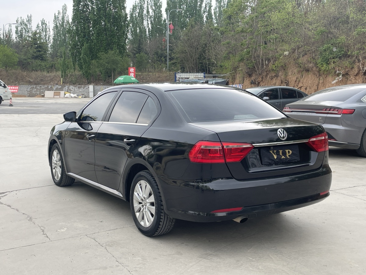 大眾 朗逸  2013款 改款經(jīng)典 1.6L 自動(dòng)舒適版圖片