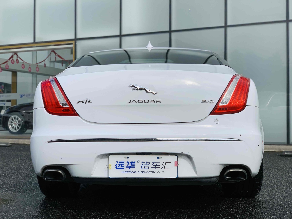 捷豹 XJ  2014款 XJL 3.0 SC 兩驅(qū)全景商務(wù)版圖片