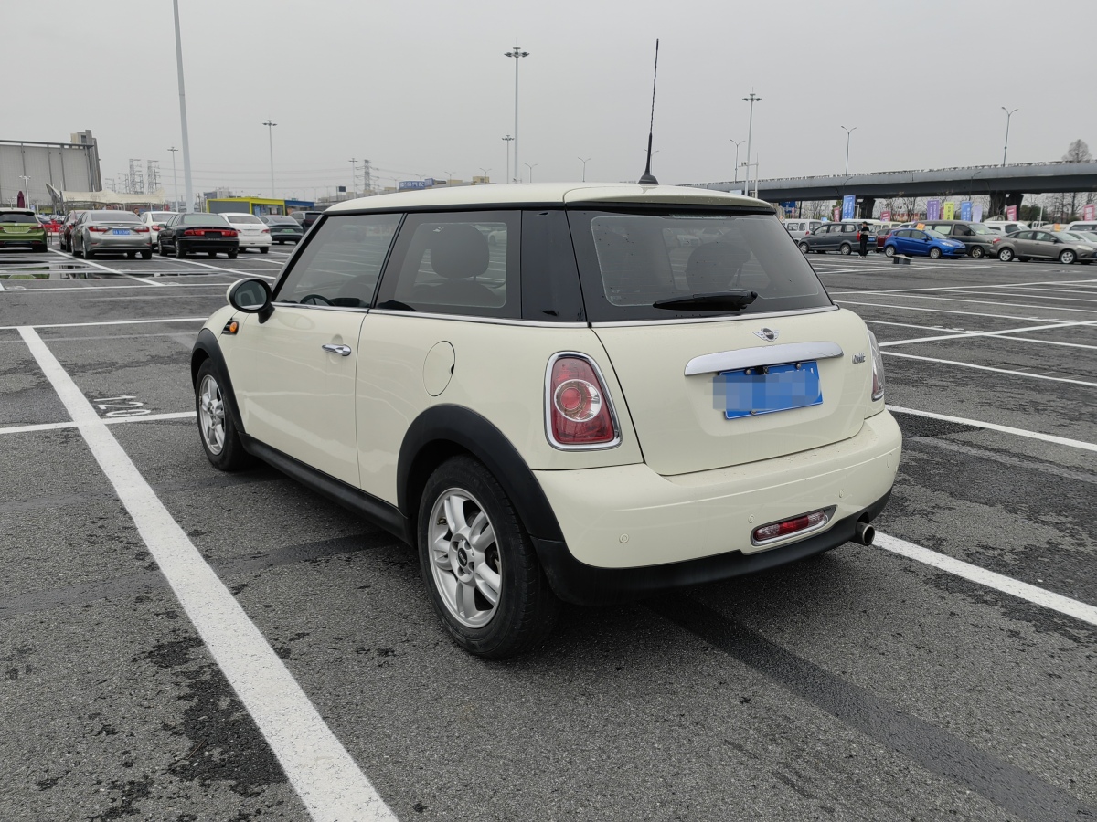 2014年3月MINI MINI  2013款 1.6L ONE 限量第二款