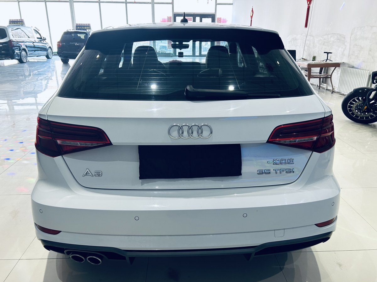 奧迪 奧迪A3  2018款 30周年年型 Sportback 35 TFSI 風(fēng)尚型圖片