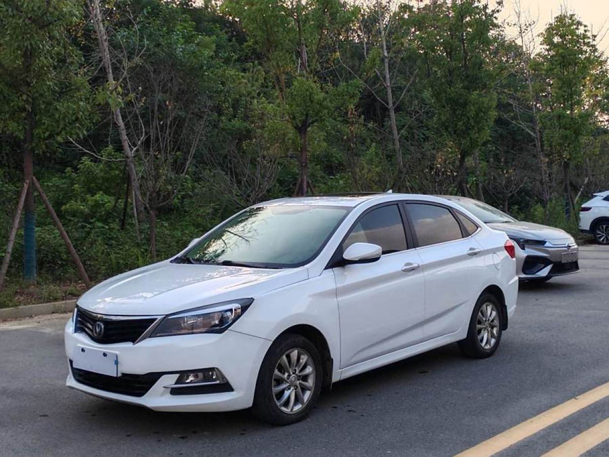 2015年11月長(zhǎng)安 悅翔V7  2015款 1.6L 手動(dòng)樂(lè)享型 國(guó)IV