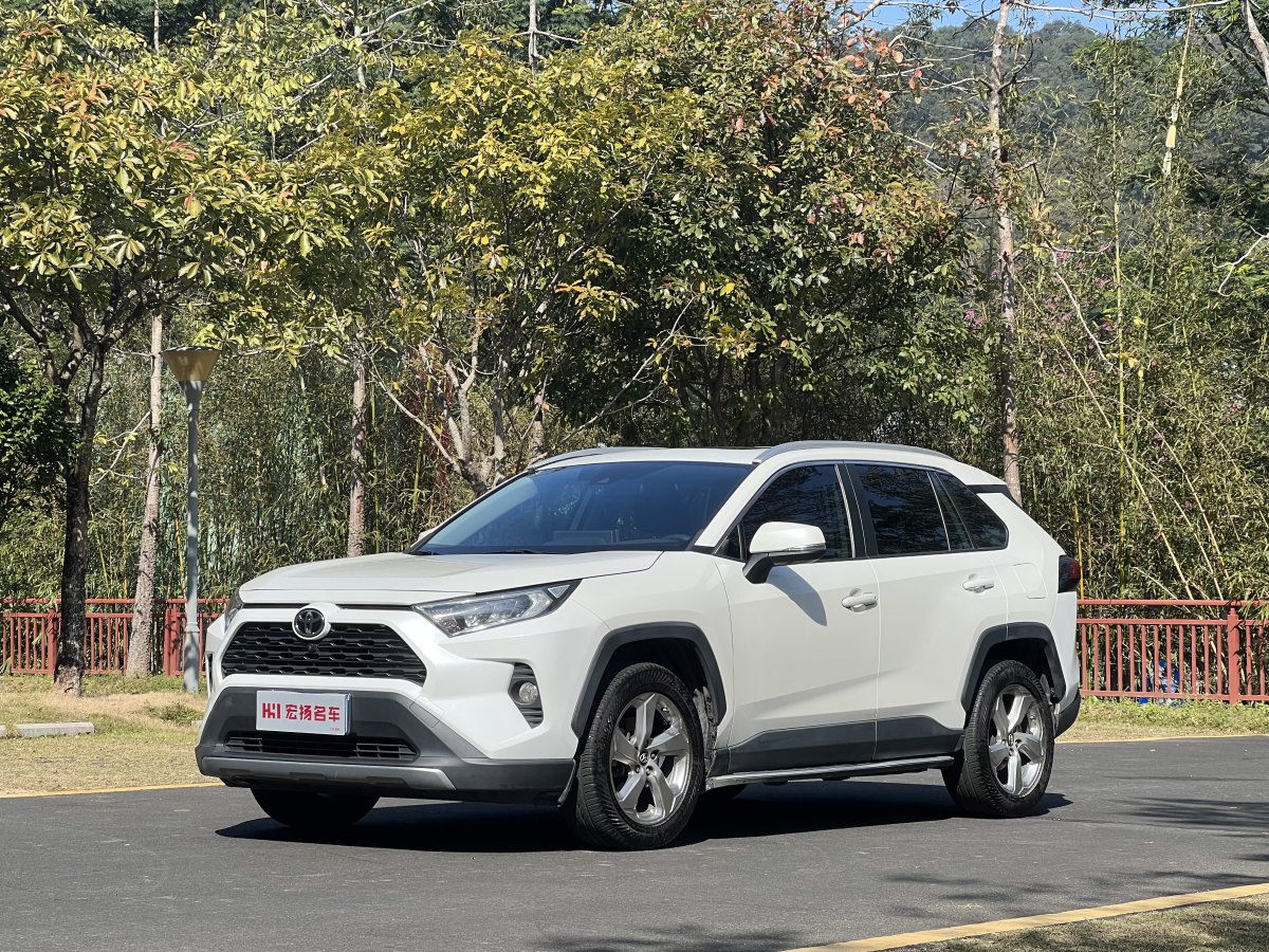 豐田 RAV4  2018款 榮放 2.0L CVT兩驅(qū)風(fēng)尚版圖片