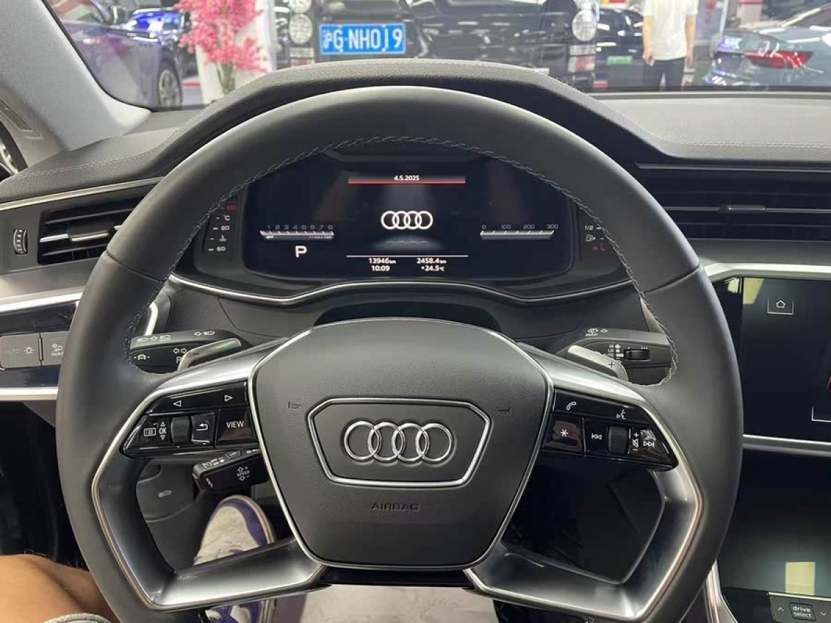 奧迪 奧迪A7L  2024款 45TFSI S-line 筑夢(mèng)型 流晶套裝圖片
