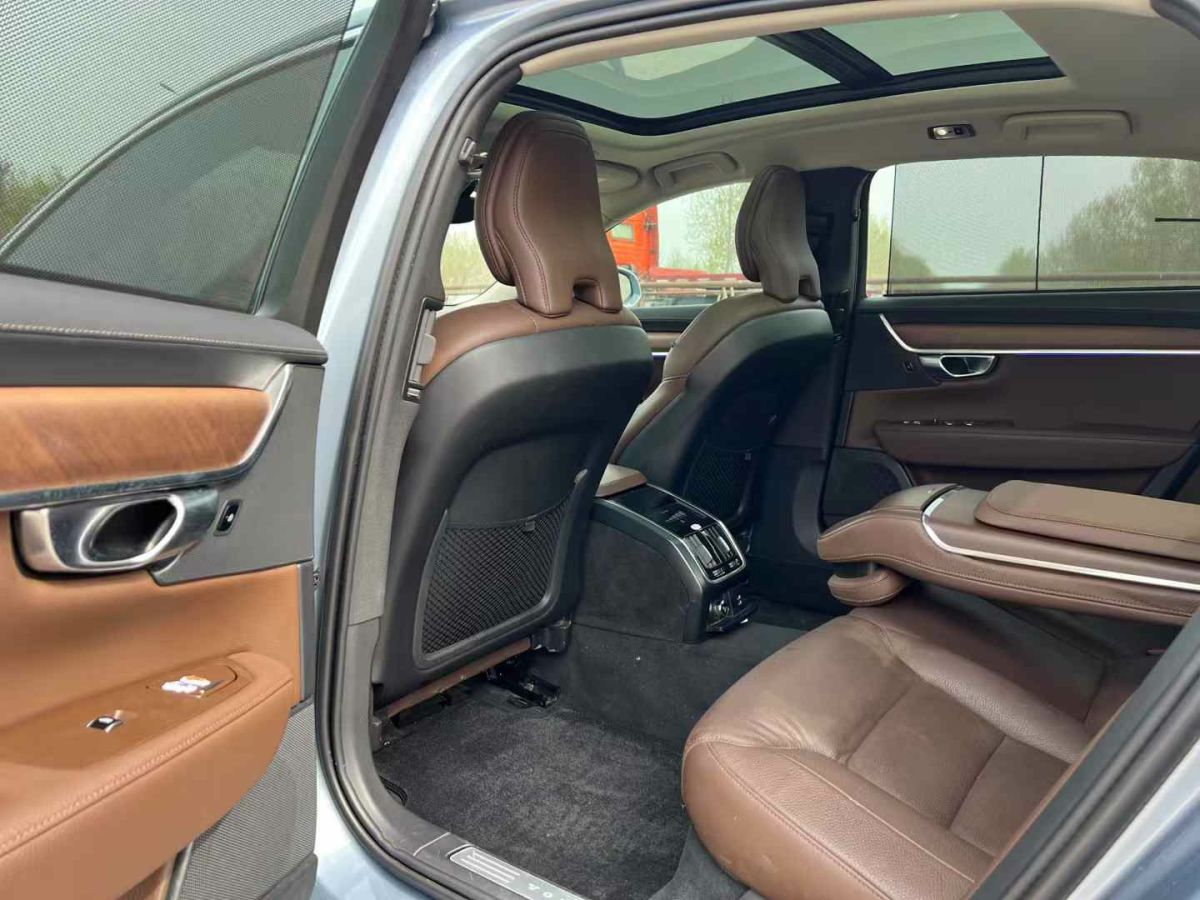 沃爾沃 S90  2019款 T4 智逸版圖片