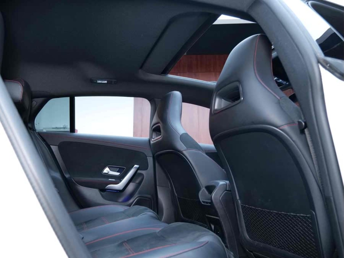 奔馳 奔馳CLA級(jí)  2022款 改款 CLA 200 獵跑車(chē)圖片