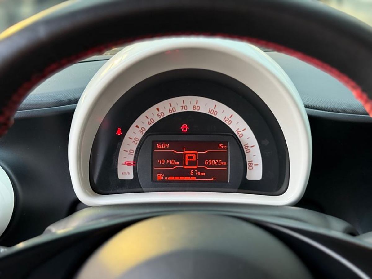 smart fortwo  2015款 1.0L 52千瓦硬頂靈動(dòng)版圖片