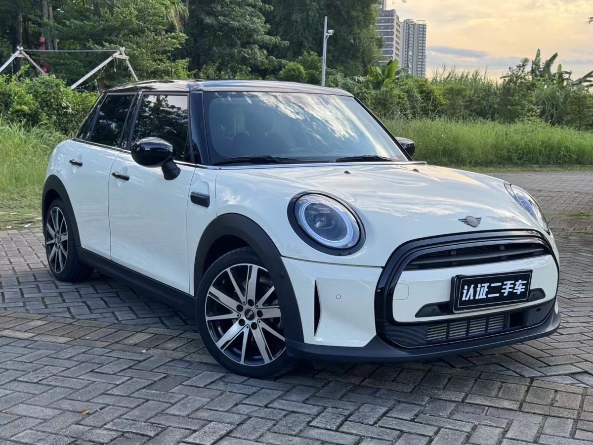 MINI MINI  2022款 1.5T COOPER 藝術(shù)家 五門版圖片