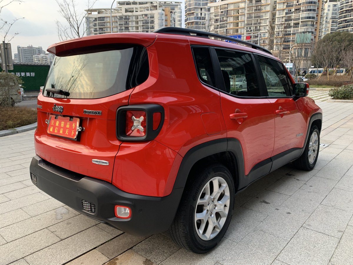 Jeep 自由侠  2018款 互联大屏版 180T 自动劲能版图片