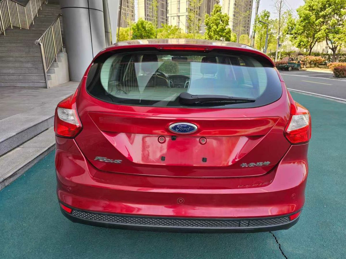 福特 ?？怂? 2015款 三廂 EcoBoost 180 自動精英型圖片