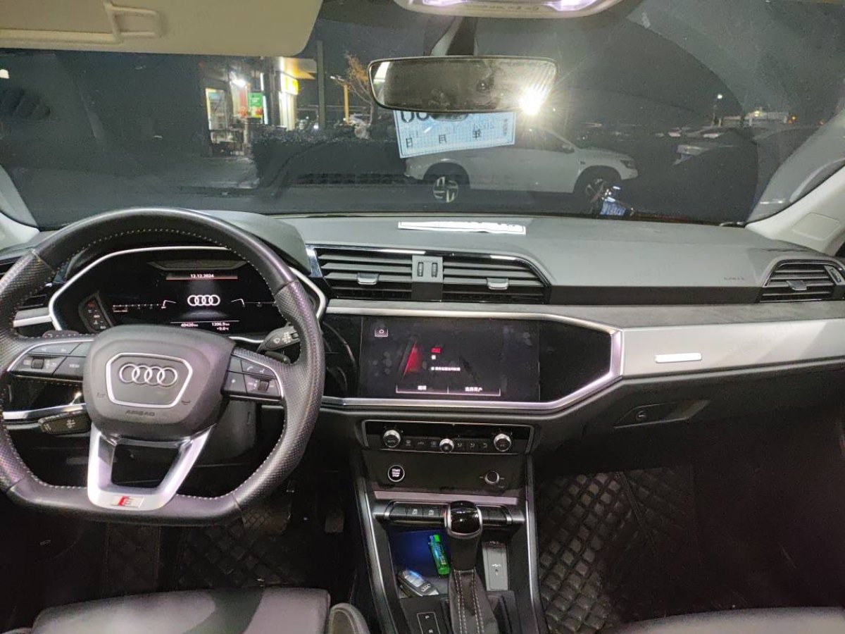 奧迪 奧迪Q3  2022款 40 TFSI 時尚動感型圖片