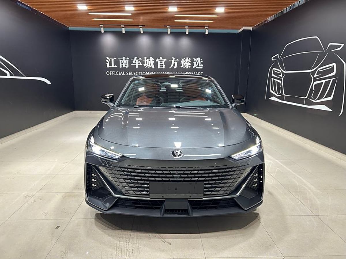 長(zhǎng)安 長(zhǎng)安UNI-V 智電iDD  2023款 智電iDD 1.5T 113km智酷型圖片