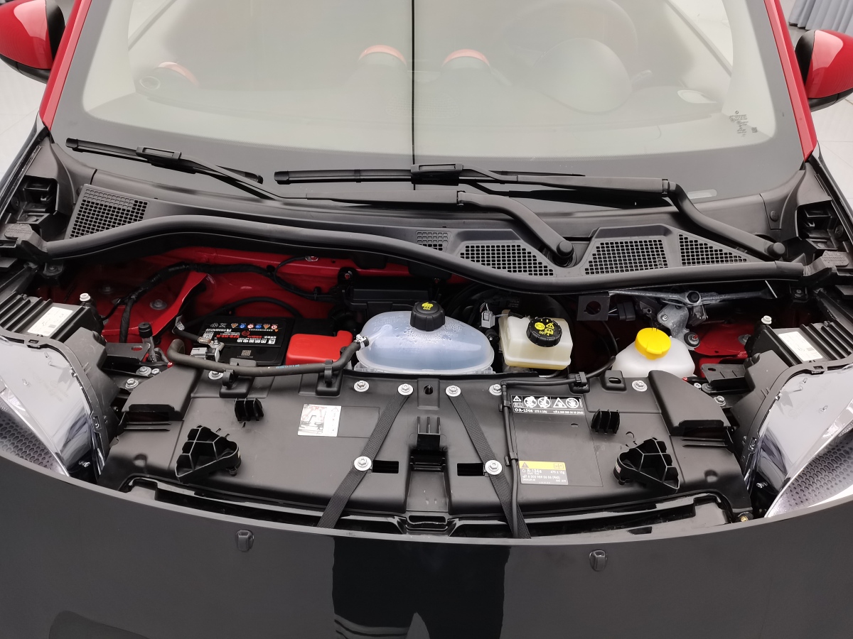 2019年8月smart fortwo  2019款 0.9T 66千瓦硬頂風(fēng)擎版 國(guó)VI