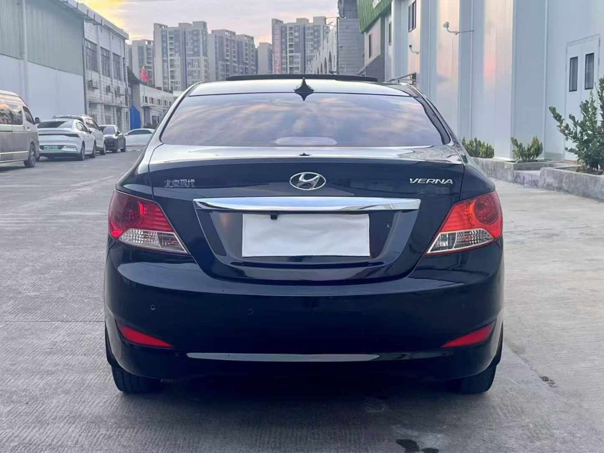 現(xiàn)代 瑞納  2011款 1.4 GT 時尚型圖片