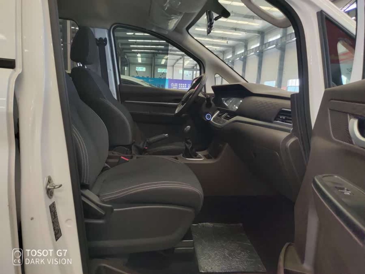 北汽制造 王牌M7  2024款 2.0L CNG舒適型 6座圖片