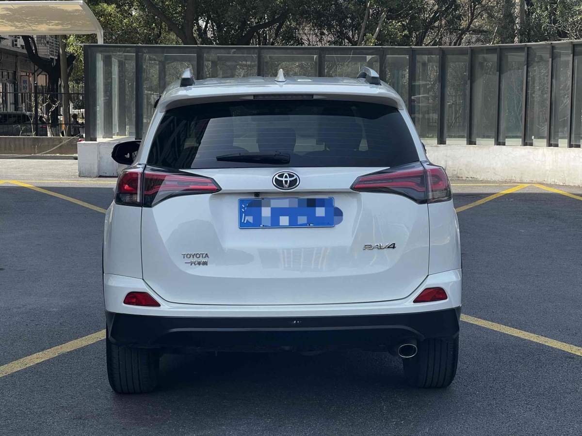 豐田 RAV4  2018款 榮放 2.0L CVT兩驅(qū)風尚版圖片