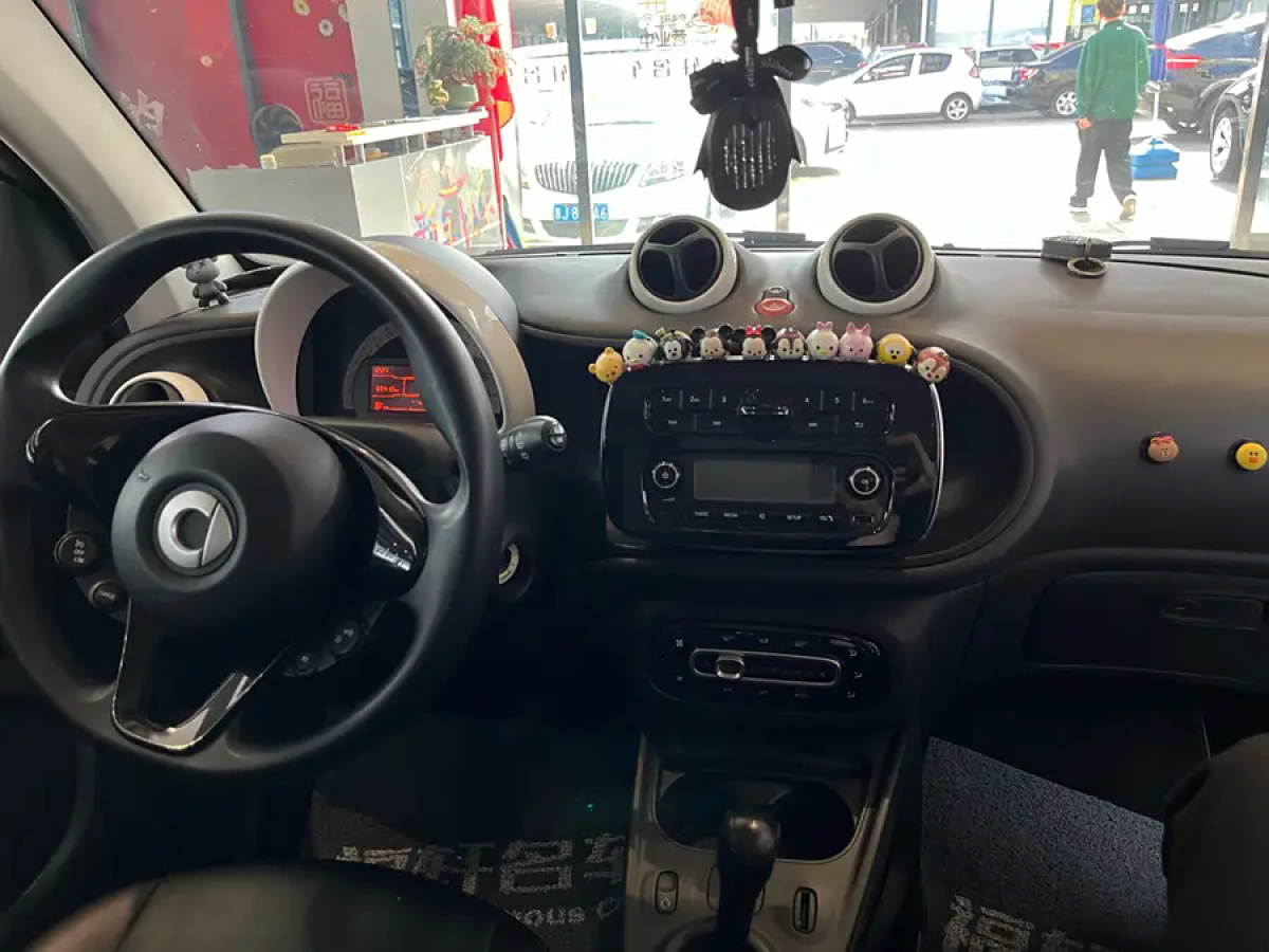 smart fortwo  2015款 1.0L 52千瓦硬頂靈動(dòng)版圖片